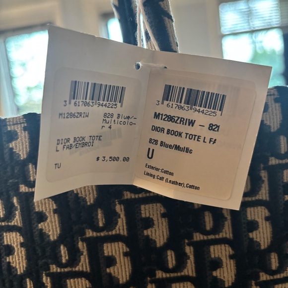 LARGE DIOR TOTE BOOK - Picture 3 of 6